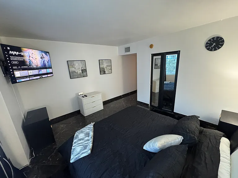 2301 Collins Ave #817 — Photo 59