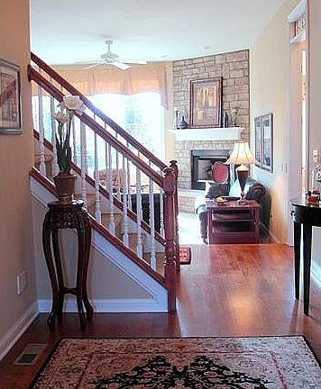 4th image of 7073 Robertson Ct