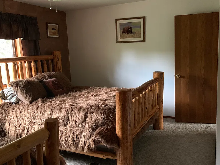 Bison bedroom queen and full Bed