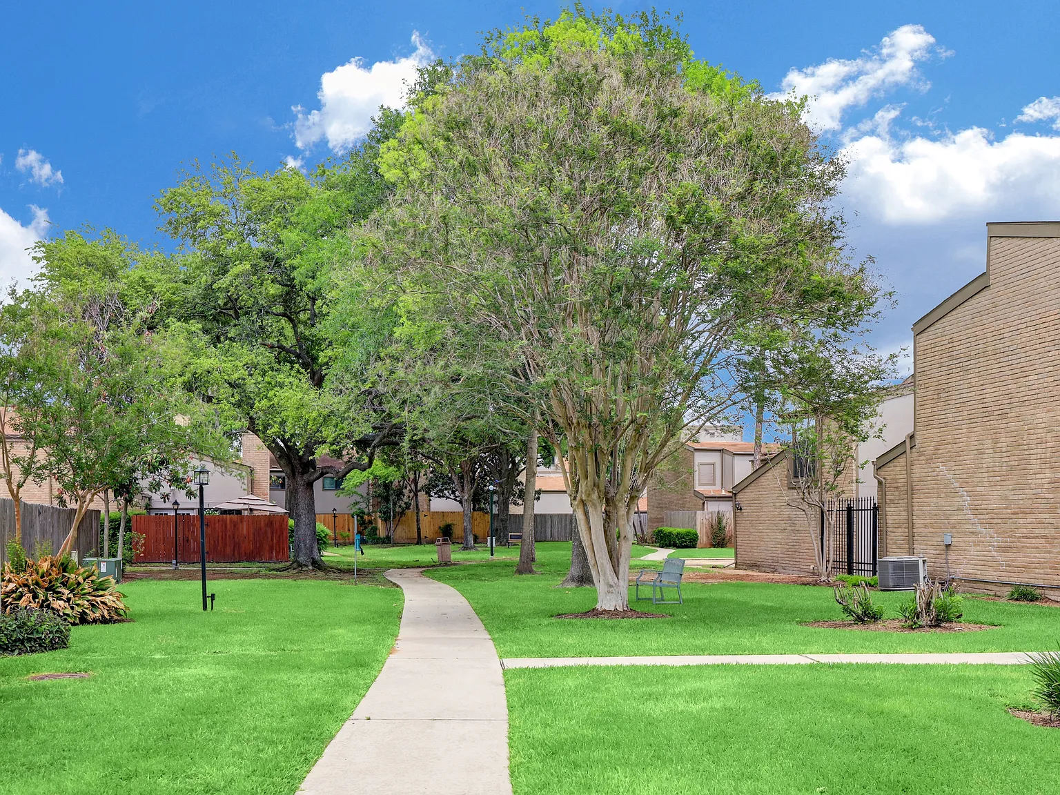 2 bed, 2.5 bath, 1775 sqft, $1,850 — Photo 2