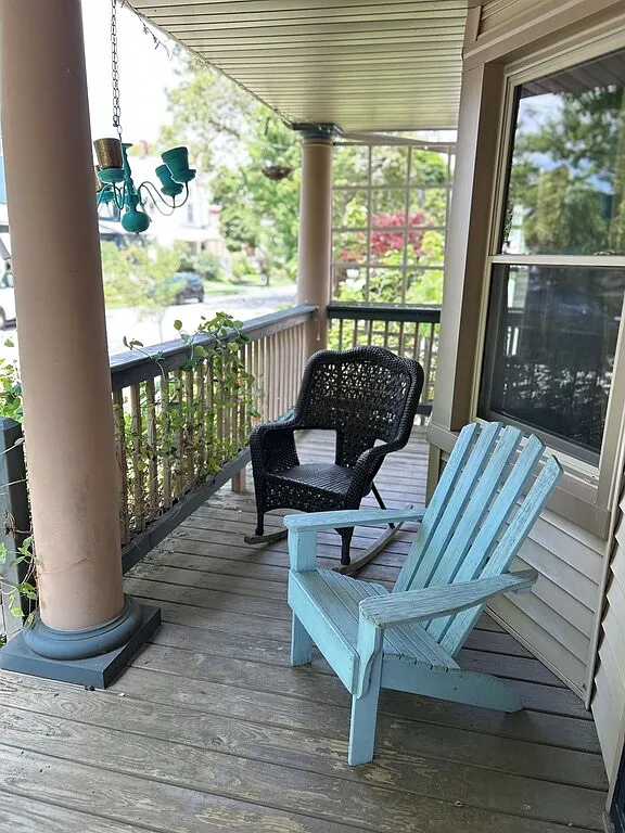 2 bed, 2100 sqft, $1,700 — Photo 3