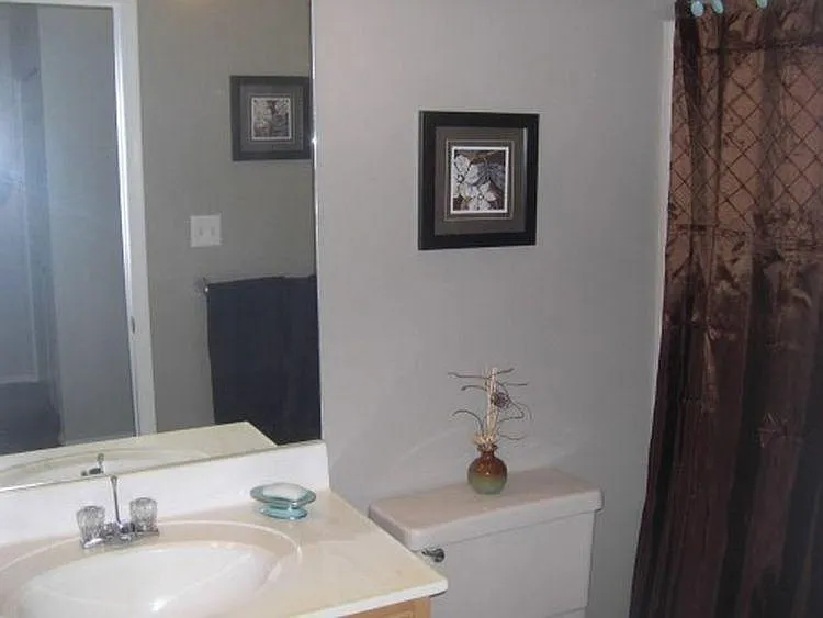 824 W Aaron Dr — Photo 32