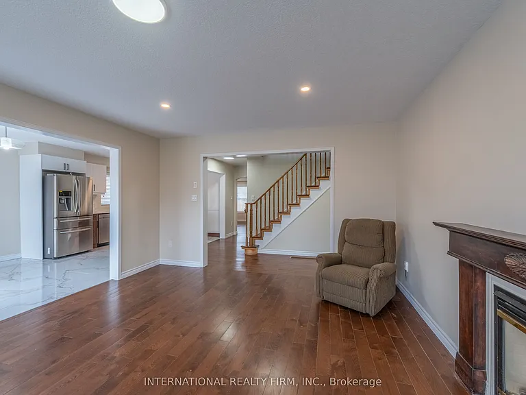 102 Hunter Way — Photo 9