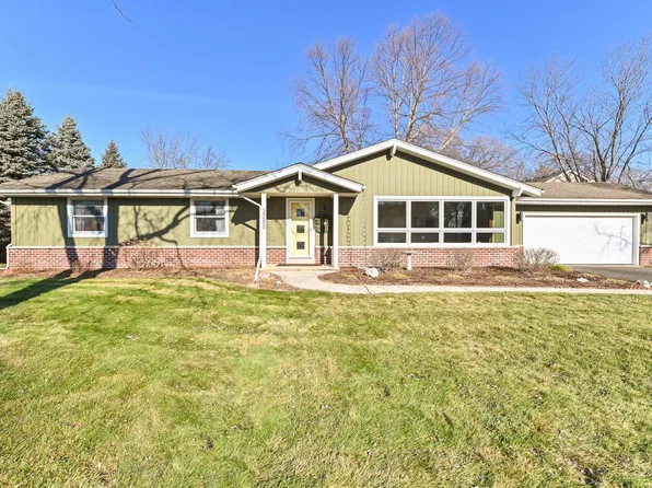 3088 North STREET, East Troy, WI 53120