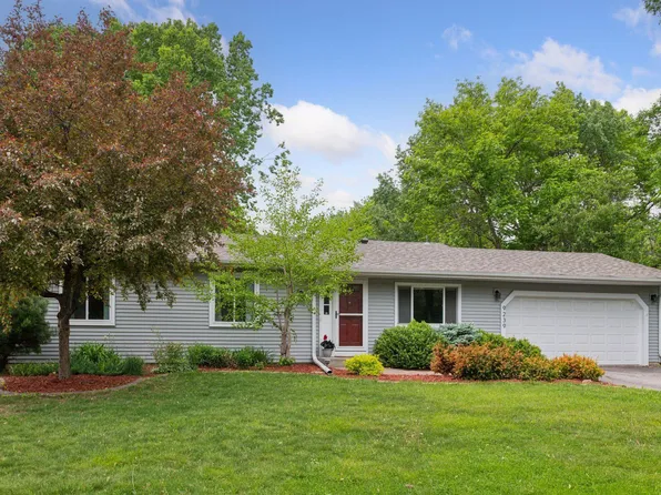 9239 Harbor Ln N, Maple Grove, MN 55369