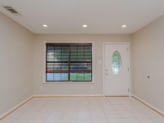 5th image of 4501 Caswell Ave