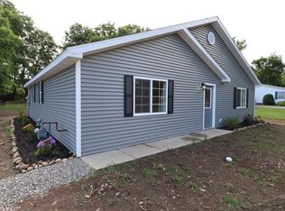424 Doris St, Quincy, MI 49082