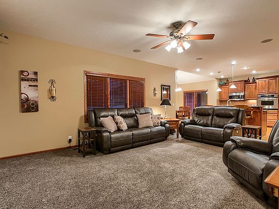 5th image of 7521 S 95th St