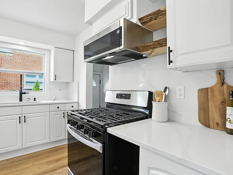 1808 W Twelve Mile Rd — Photo 4