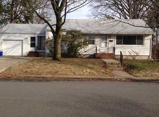 47 Garden St, Edison, NJ 08817