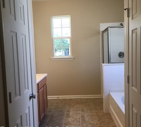 4th image of 3324 Cerro Ave
