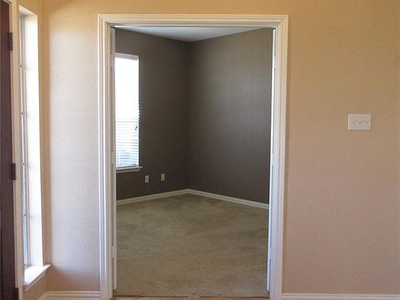 5th image of 832 Red Fern Dr