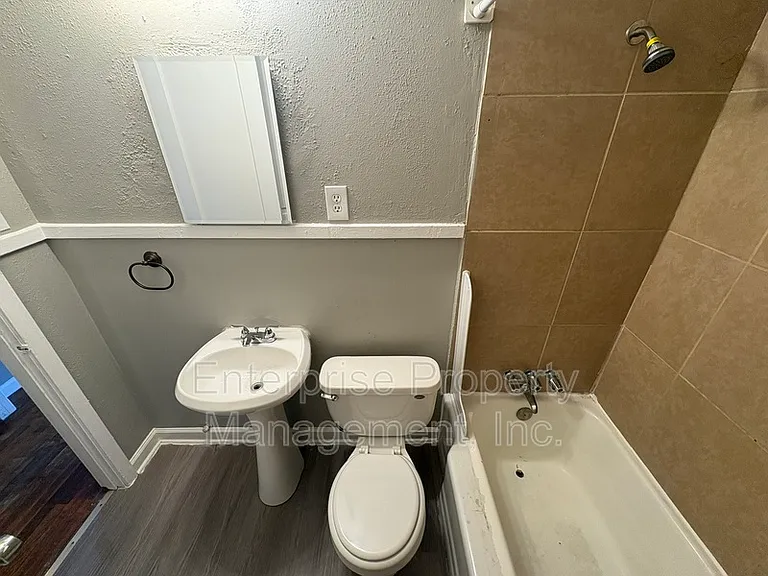 2083 Charleston Rd — Photo 16