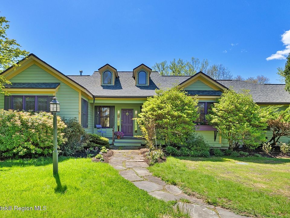 1st image of 39 Brookfield Farm Lane