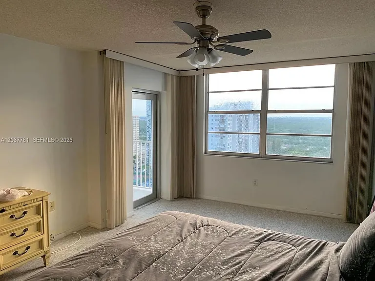 2801 NE 183rd St #2107W — Photo 18
