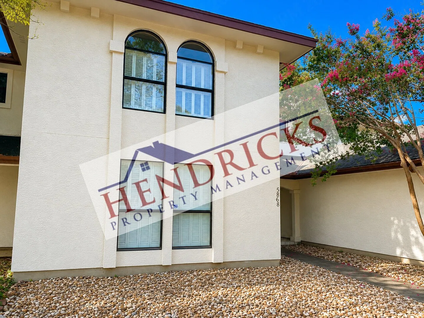 Move-In Special. off the first full month's rent with an 18-month lease. — Photo 3