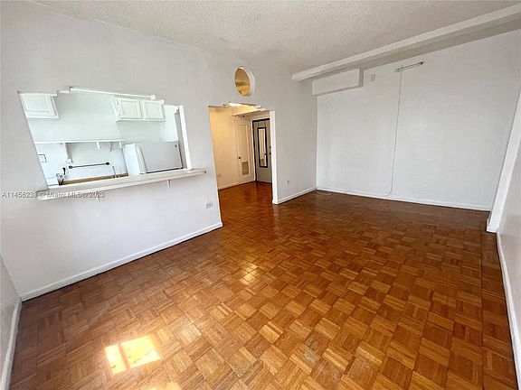 3rd image of 901 Collins Ave APT 109