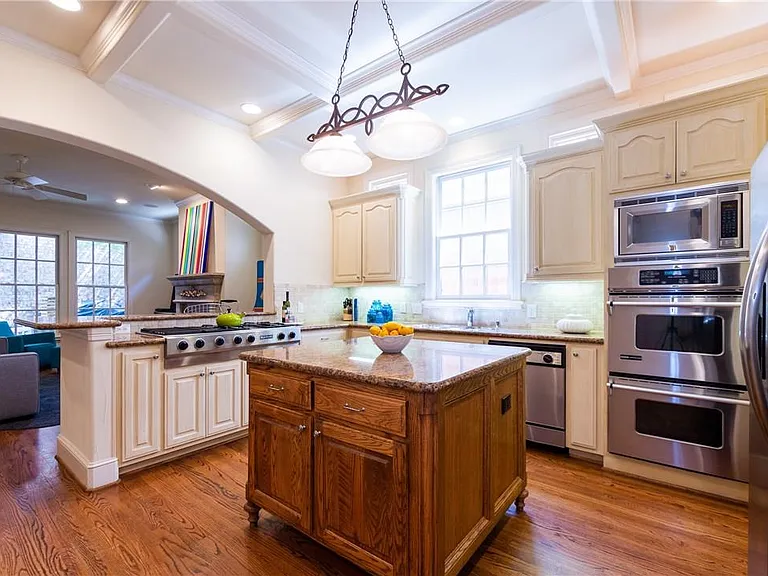 3668 Asbury St — Photo 11
