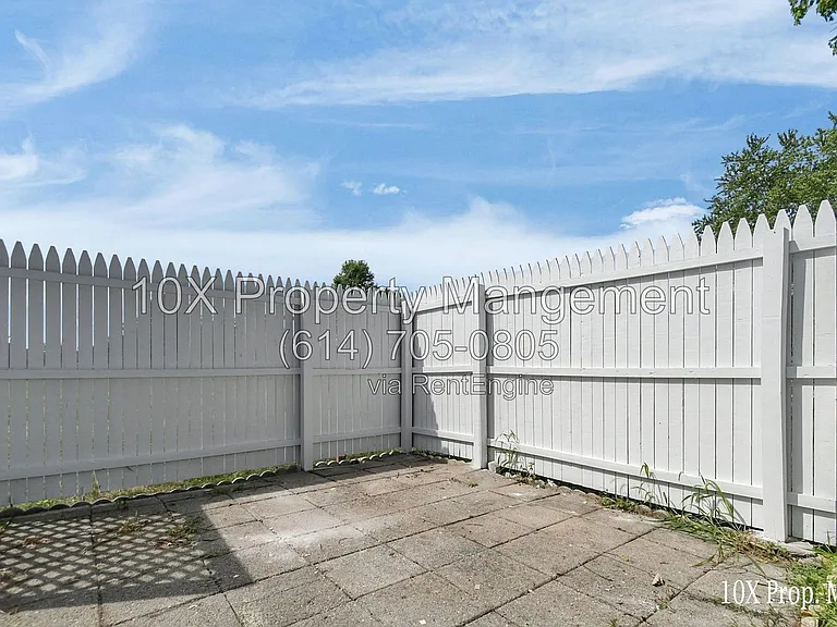 388 Shanahan Rd — Photo 33