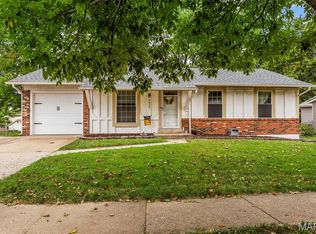 2427 Pheasant Run Dr, Maryland Heights, MO