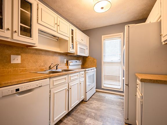 2nd image of 214 23rd Ct
