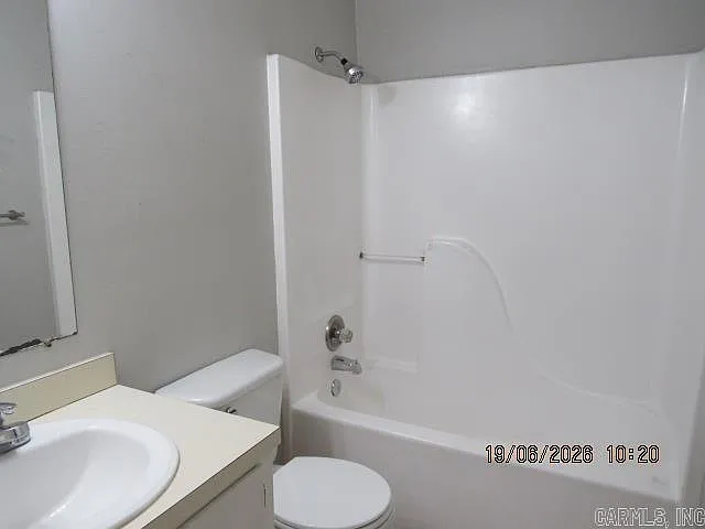1230 Clifton St #11 — Photo 9