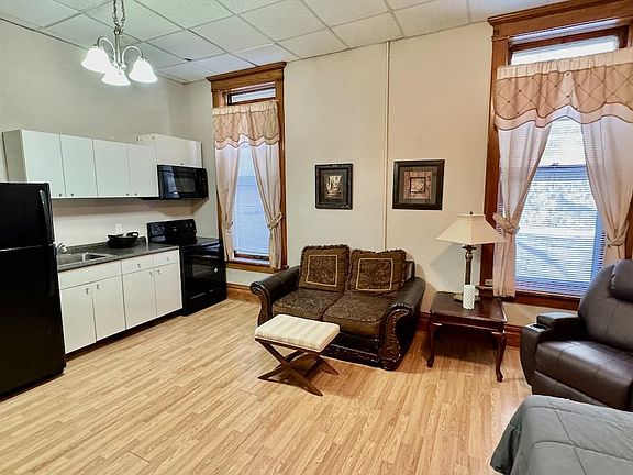 2nd image of 605 Bluff St APT 140