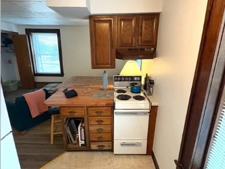302 W Main St — Photo 7