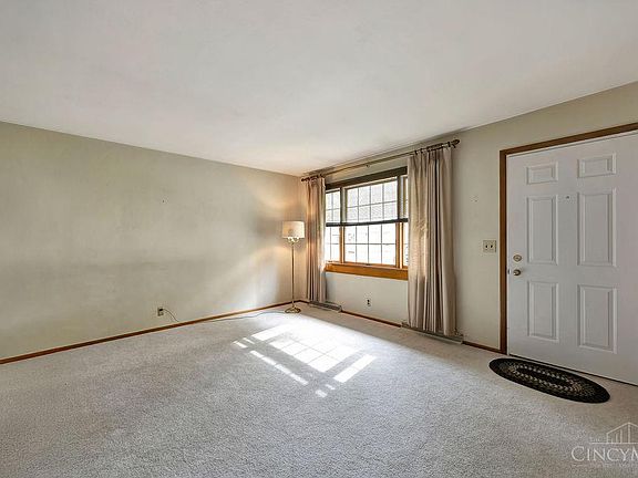 3rd image of 218 Cambridge Dr