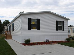 359 Osage Dr, Wixom, MI