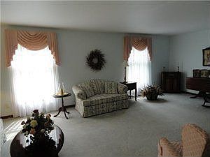 5th image of 7066 East Ln