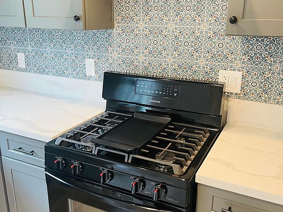 4th image of 1029 W 160th St #B