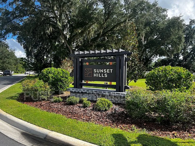 3 bed, 2.0 bath, 1419 sqft, $2,199 — Photo 4