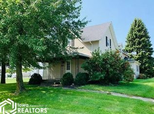 412 N Pearl St, Wayland, IA