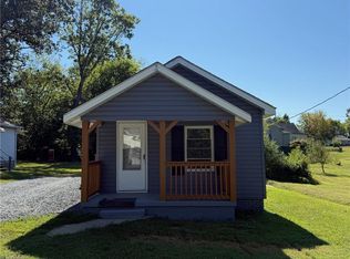519 Gresham St, Eden, NC 27288