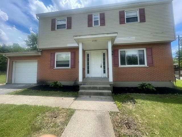 1st image of 2681 Grosvenor Dr