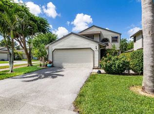 2458 Bedford Mews Dr, Wellington, FL 33414