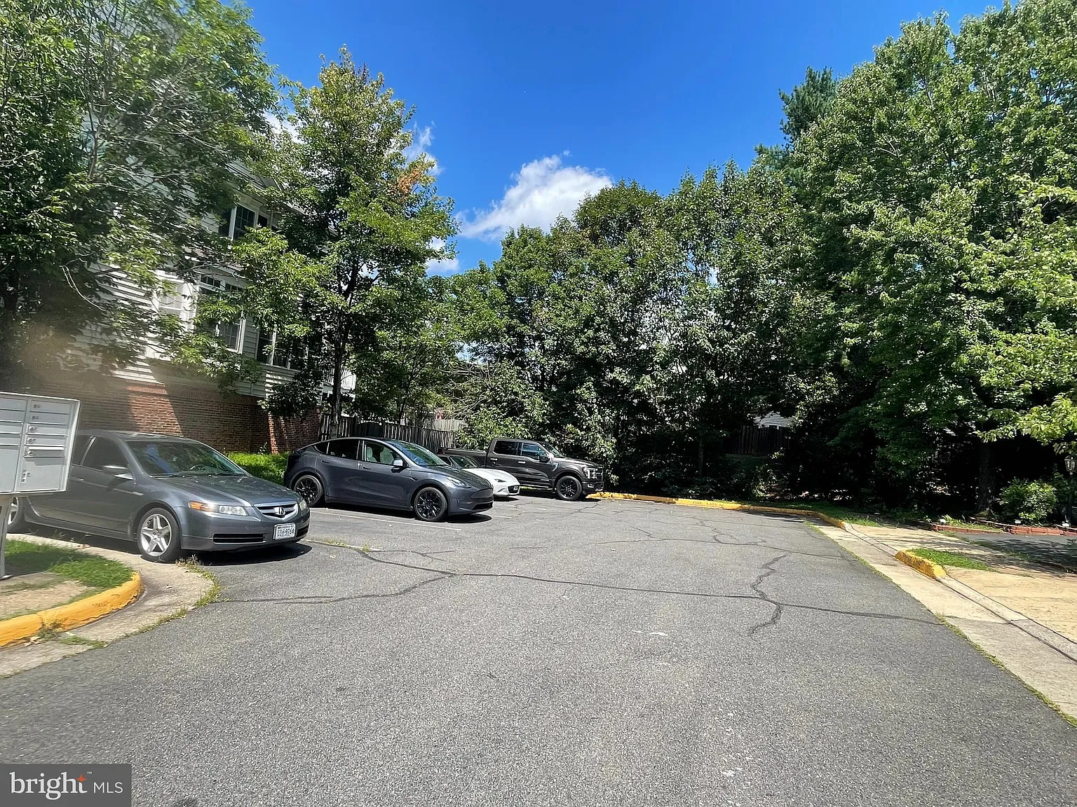 4 bed, 3.5 bath, 1854 sqft, $3,200 — Photo 4