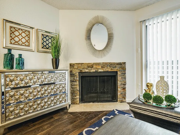 Hudson Apartments — Photo 17