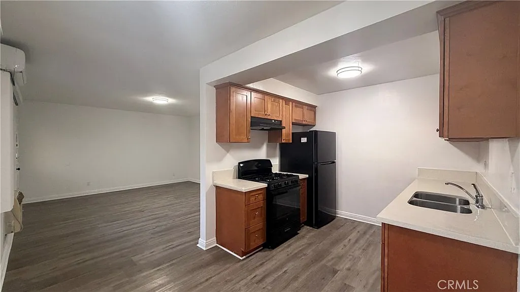 Building Photo - 512 N Marguerita Ave #B