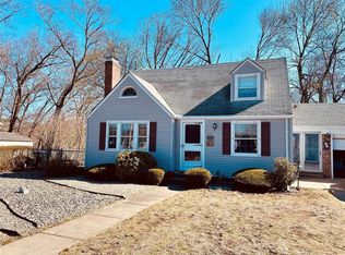 10 Pilgrim Cir, Warwick, RI 02888