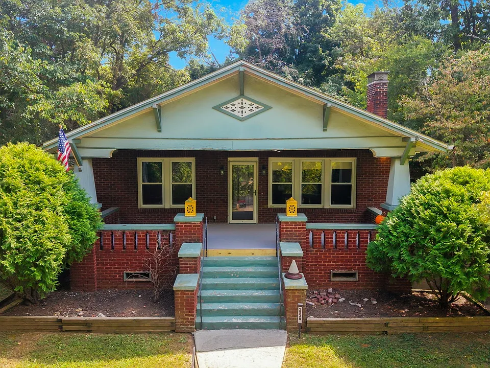 2538 Forestdale Ave