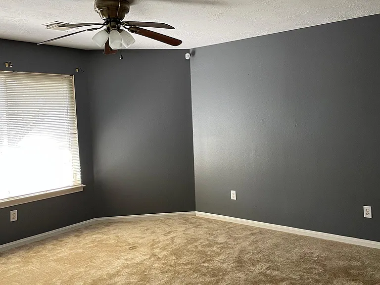 1401 Helmsley Dr — Photo 15