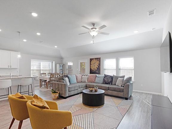 5th image of 2919 Culver Ave