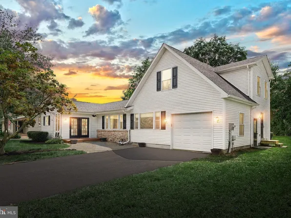 12 Keller Ave, Hellam, PA 17406