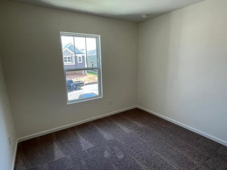 2725 Aubrey St — Photo 26