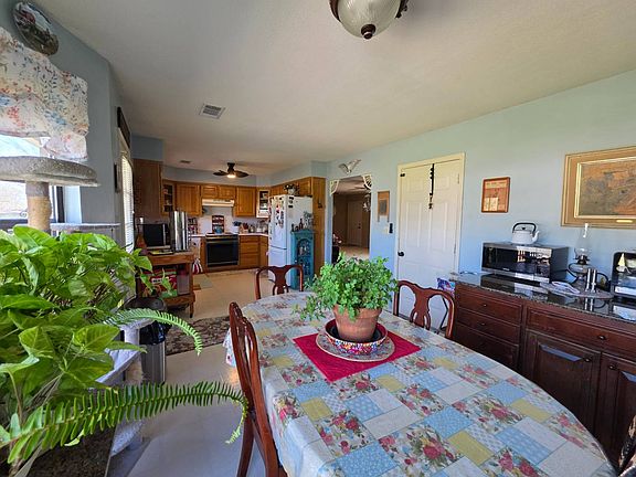 5th image of 1404 Cottonwood Dr