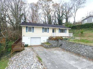 512 Crestwood Dr, Clinton, TN 37716