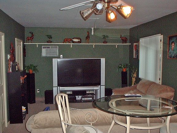 5th image of 57 Chicago Ave