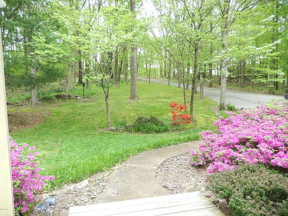 3rd image of 190 White Pine Ln